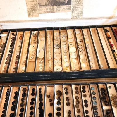 Lot #163 Antique Button Salesman Sample kit - FULL