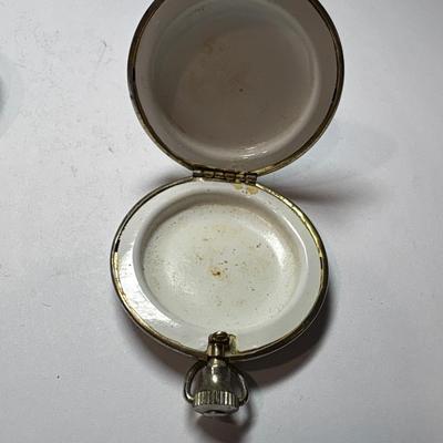 Vintage make-up compacts