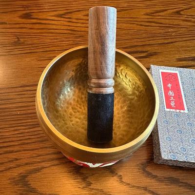 TIBETAN TINGSHA CHIME, SMALL CHINESE OPERA MASKS & A MORTAR AND PESTLE