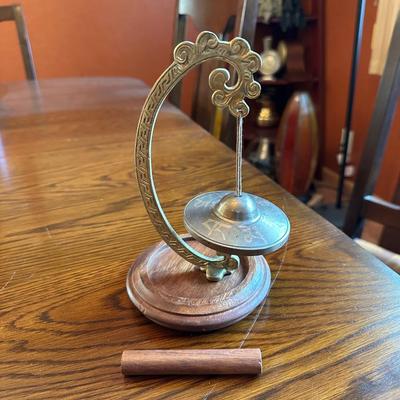TIBETAN TINGSHA CHIME, SMALL CHINESE OPERA MASKS & A MORTAR AND PESTLE