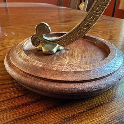 TIBETAN TINGSHA CHIME, SMALL CHINESE OPERA MASKS & A MORTAR AND PESTLE