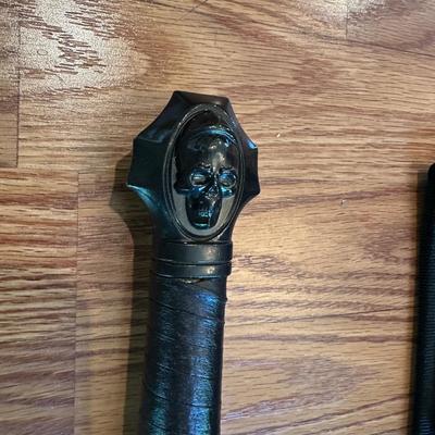 PIRATE SWORD WITH A SKULL HANDLE