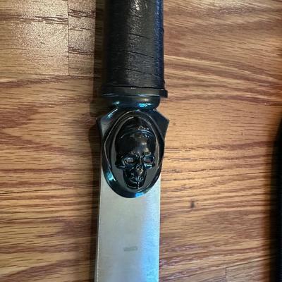PIRATE SWORD WITH A SKULL HANDLE