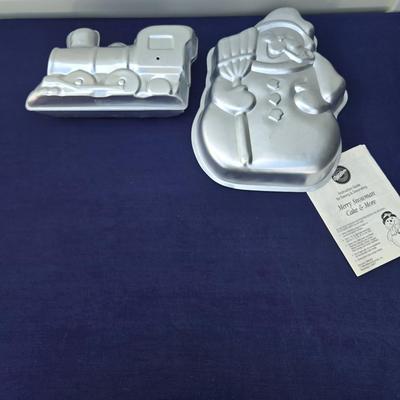 Sale Photo Thumbnail #43: Train cake pan
Snowman cake pan