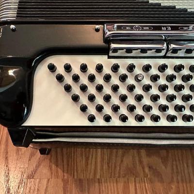 SAM FERRI DIAMOND ACCORDION IN CASE