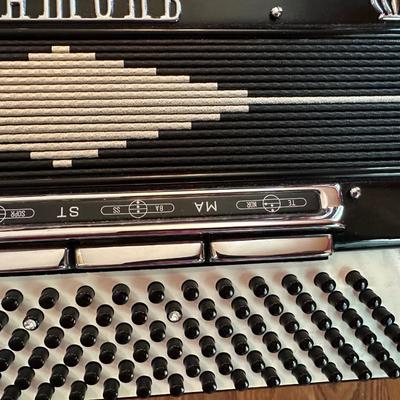 SAM FERRI DIAMOND ACCORDION IN CASE