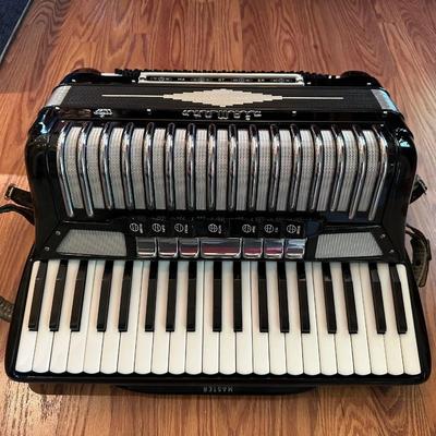 SAM FERRI DIAMOND ACCORDION IN CASE