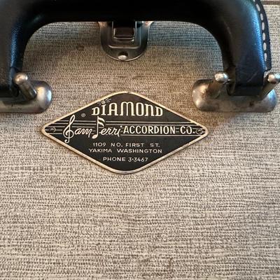 SAM FERRI DIAMOND ACCORDION IN CASE