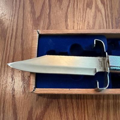 J BOWIE & MAXAM KNIVES