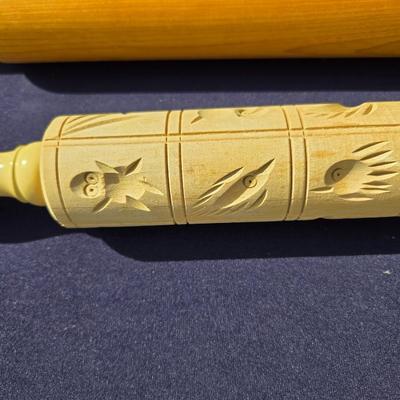 Sale Photo Thumbnail #60: Lot if 4 rolling pins & a rolling pun sock