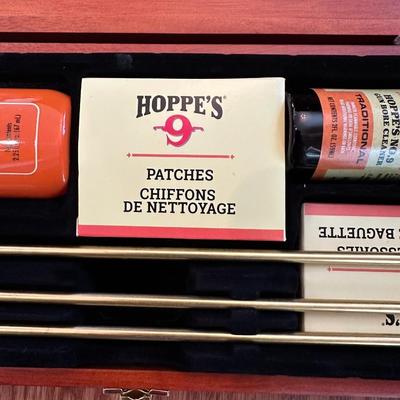 HUNTER LEATHER BELT HOLSTER AND GUN CLEANING KIT