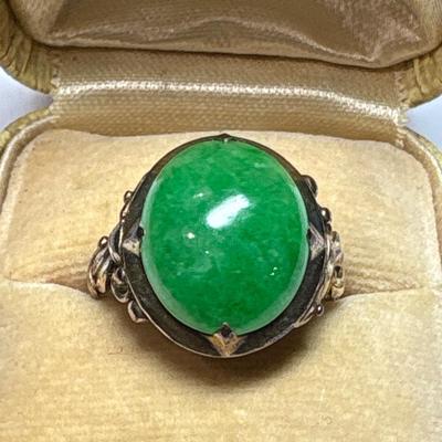 Gold & Jade ring (size 8)