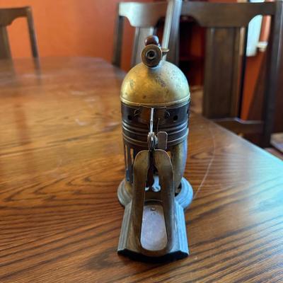 ANTIQUE STEAM ATOMIZER AND A VINTAGE PUMP OIL CAN