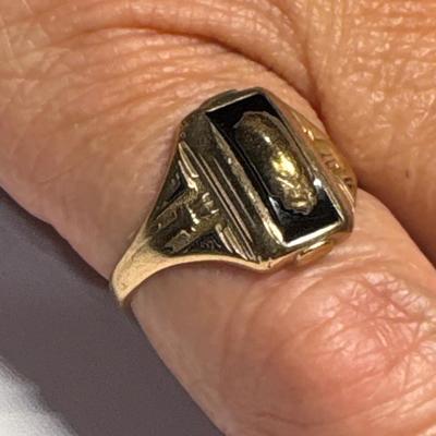 10K gold ring (size 7)