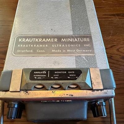 VINTAGE KRAUTKRAMER ULTRASONIC FLAW DETECTOR