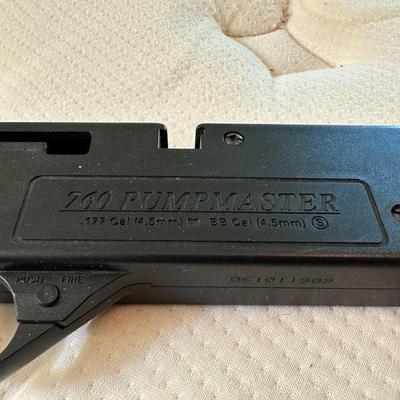760 PUMPMASTER AIR RIFLE WITH BB'S