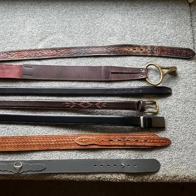 A COLLECTION OF MEN'S LEATHER BELTS SIZE 38