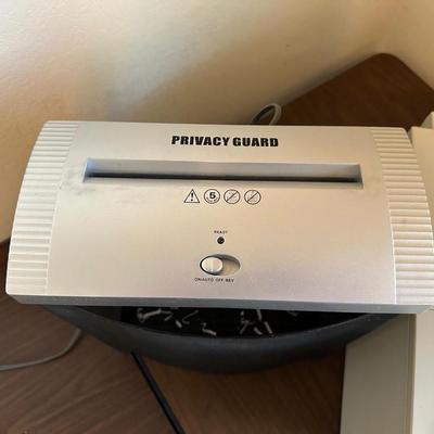 HP LASERJET 2200D PRINTER AND A PRIVACY GUARD PAPER SHREDDER