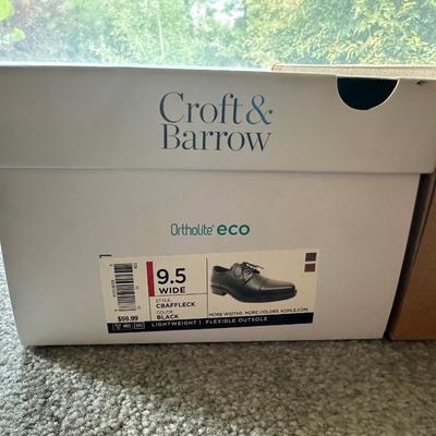 MEN'S KOOLABURRA SLIPPERS (10) AND CROFT & BARROW DRESS SHOES (9.5)