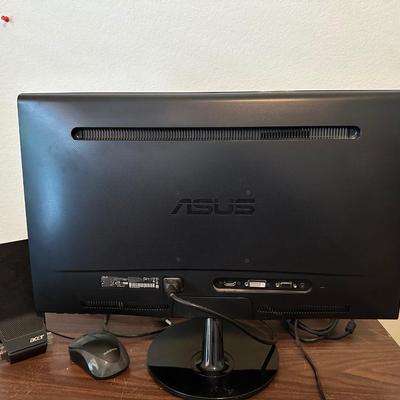 MONITOR, KEYBOARD, SPEAKERS AND MOUSE