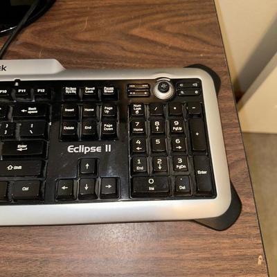 MONITOR, KEYBOARD, SPEAKERS AND MOUSE