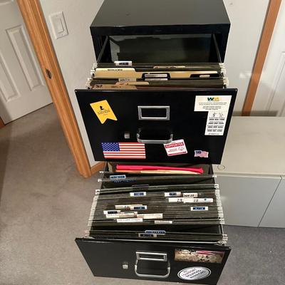 4 DRAWER FILING CABINET AND 2 DOOR METAL CABINET ON CASTERS