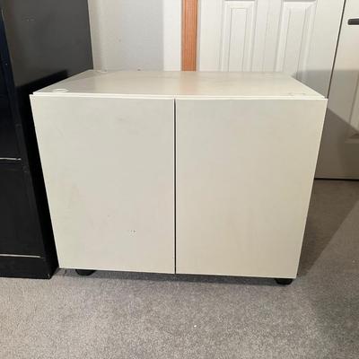 4 DRAWER FILING CABINET AND 2 DOOR METAL CABINET ON CASTERS