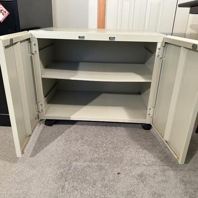 4 DRAWER FILING CABINET AND 2 DOOR METAL CABINET ON CASTERS