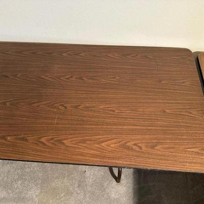 8 FOOT FOLDING TABLE