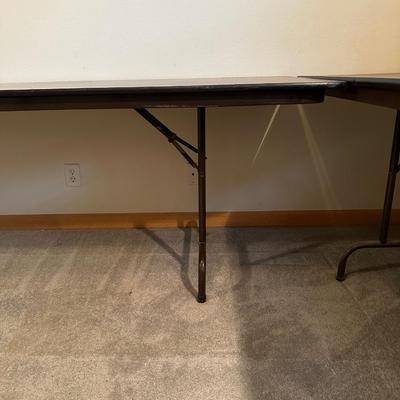 8 FOOT FOLDING TABLE