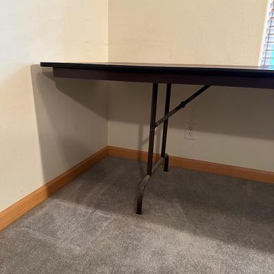 8 FOOT FOLDING TABLE