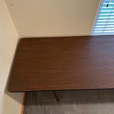 8 FOOT FOLDING TABLE