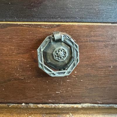 ANTIQUE CHEST OF DRAWERS BY STOUT FURNITURE