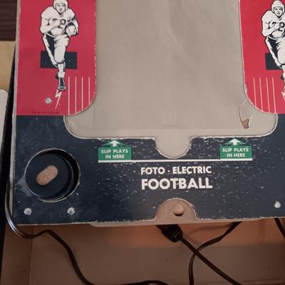 VINTAGE FOTO-ELECTRIC FOOTBALL GAME