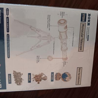 NEW MONOCULAR TELESCOPE KIT & BOARDWALK BOWLING GAME