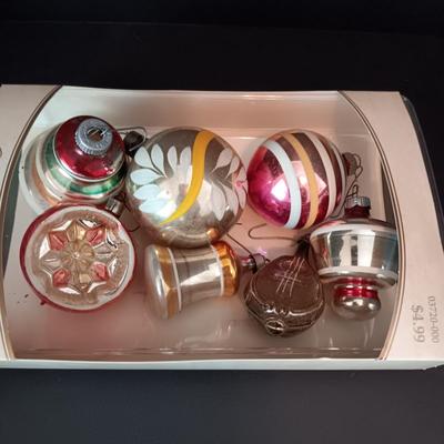 VINTAGE GLASS CHRISTMAS ORNAMENTS (2)