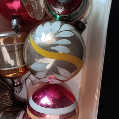 VINTAGE GLASS CHRISTMAS ORNAMENTS (2)