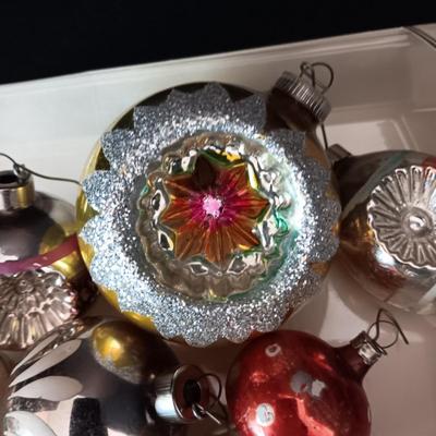 VINTAGE GLASS CHRISTMAS ORNAMENTS (3)