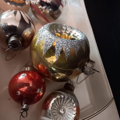 VINTAGE GLASS CHRISTMAS ORNAMENTS (3)