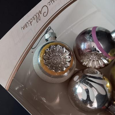 VINTAGE GLASS CHRISTMAS ORNAMENTS (3)