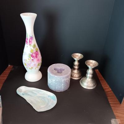 FLORAL VASE, CANDLE, IRIDESCENT DISH AND A PAIR OF CANDLE HOLDERS