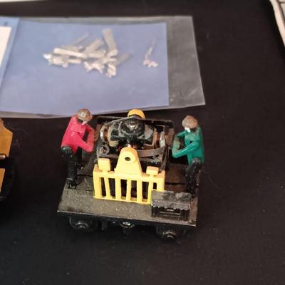 MODEL RAILROAD EXTRAS