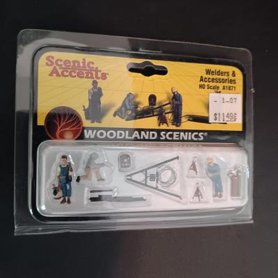 MODEL RAILROAD EXTRAS