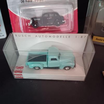 MODEL RAILROAD EXTRAS