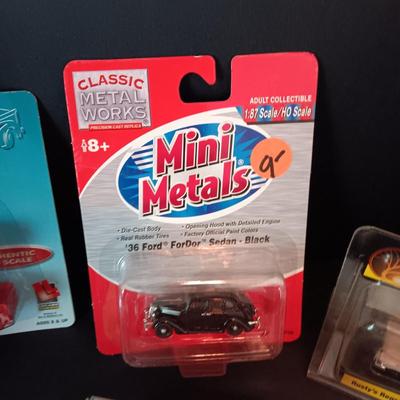MODEL RAILROAD EXTRAS