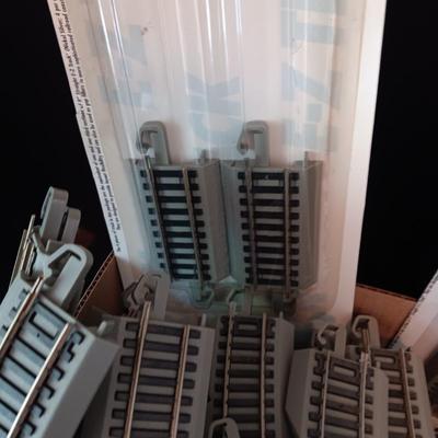 MODEL TRAIN TRACKS