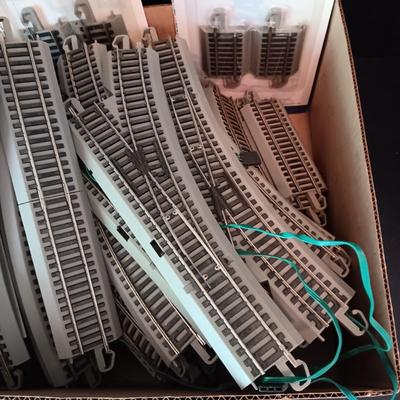 MODEL TRAIN TRACKS