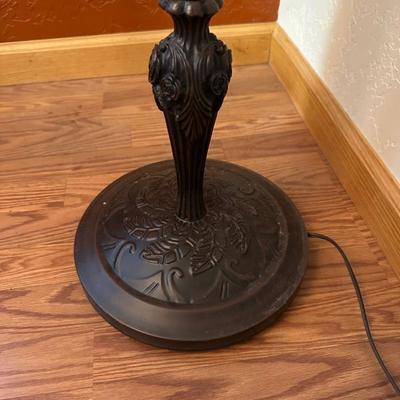 DETAILED FLOOR LAMP WITH GLASS SHADE