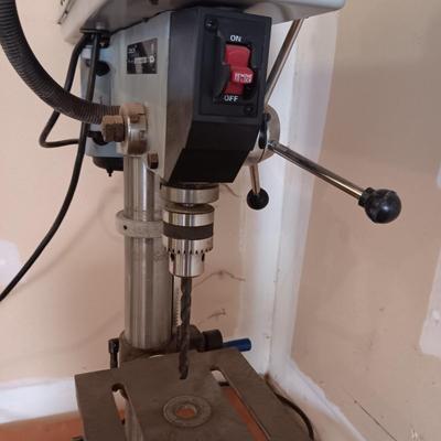 DELTA SHOPMASTER DRILL PRESS WITH LIGHT
