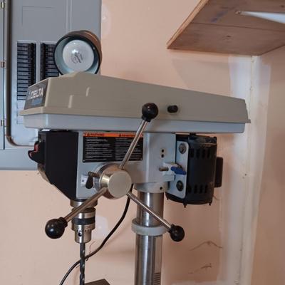 DELTA SHOPMASTER DRILL PRESS WITH LIGHT